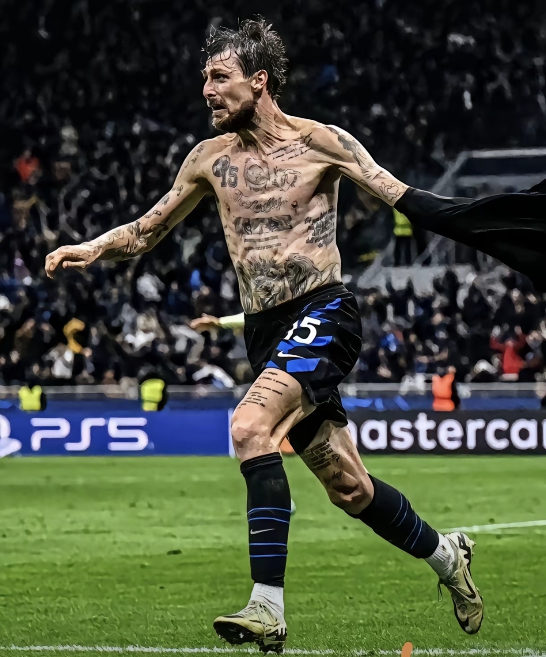 切尔西轻取里昂，阿扎尔补时绝平德甲